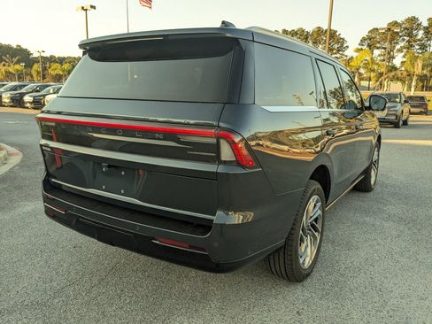 Certified 2025 Lincoln Navigator Reserve image 5