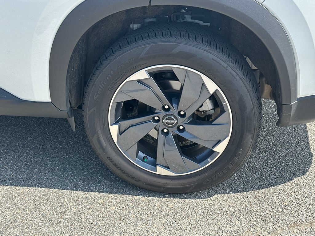 Used 2025 Nissan Rogue SV FWD image 20