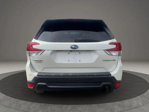 Used 2019 Subaru Forester Premium AWD/4WD image 6