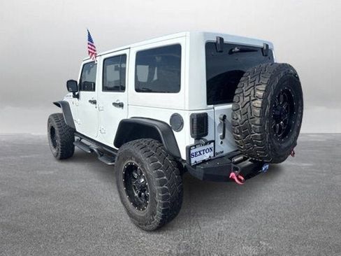 Used 2016 Jeep Wrangler Unlimited Rubicon AWD/4WD image 8