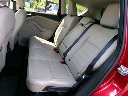 Used 2019 Ford Escape Titanium AWD/4WD image 15