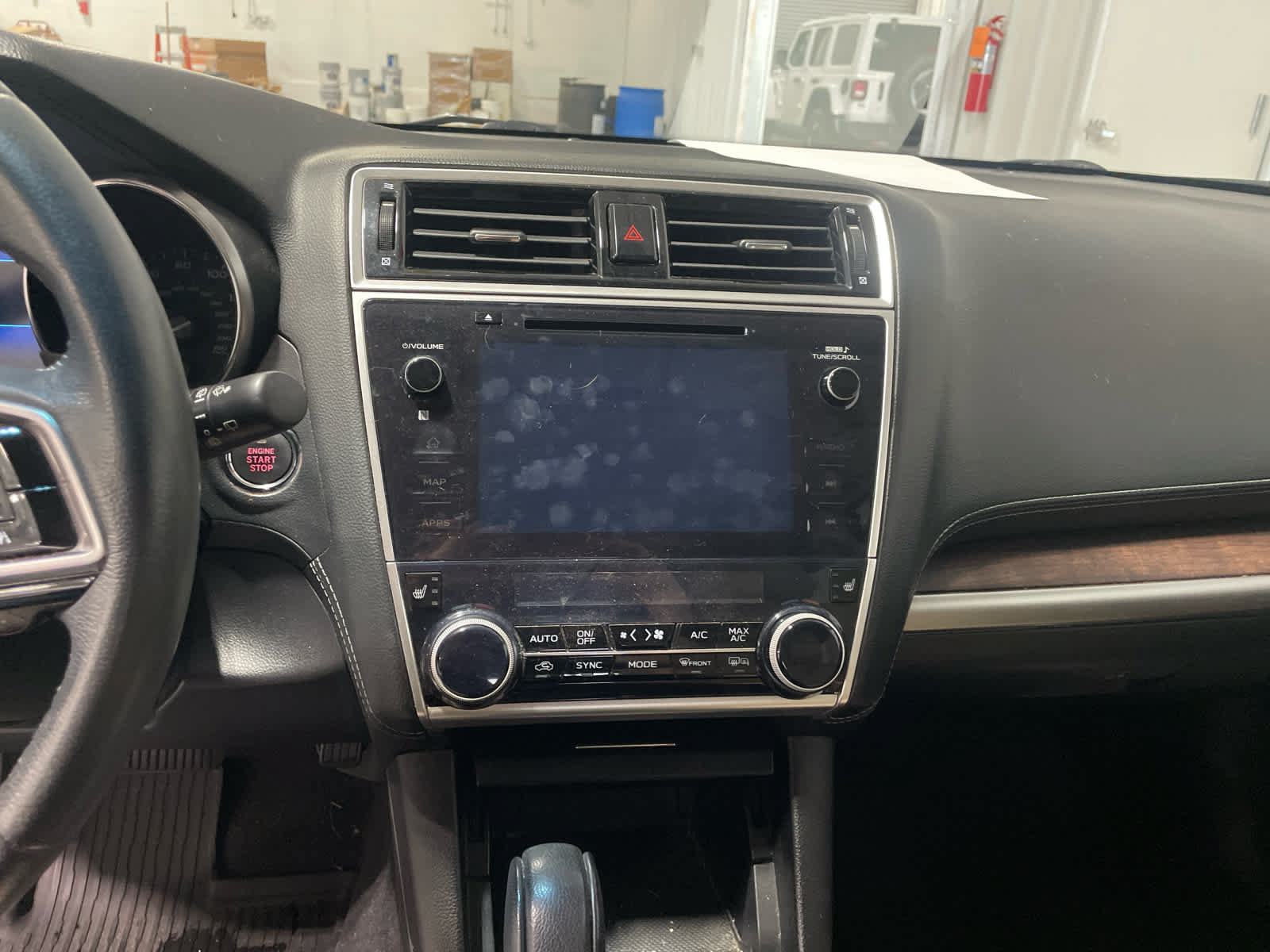 Used 2019 Subaru Outback 3.6R Limited w/ Popular Package #2 AWD/4WD image 7