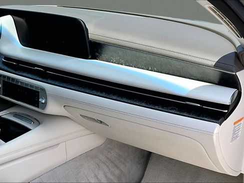 Used 2023 Genesis G90 3.5T AWD/4WD image 17