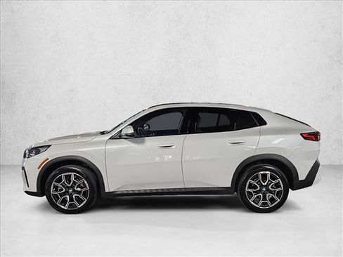 Used 2025 BMW X2 xDrive28i AWD/4WD image 9