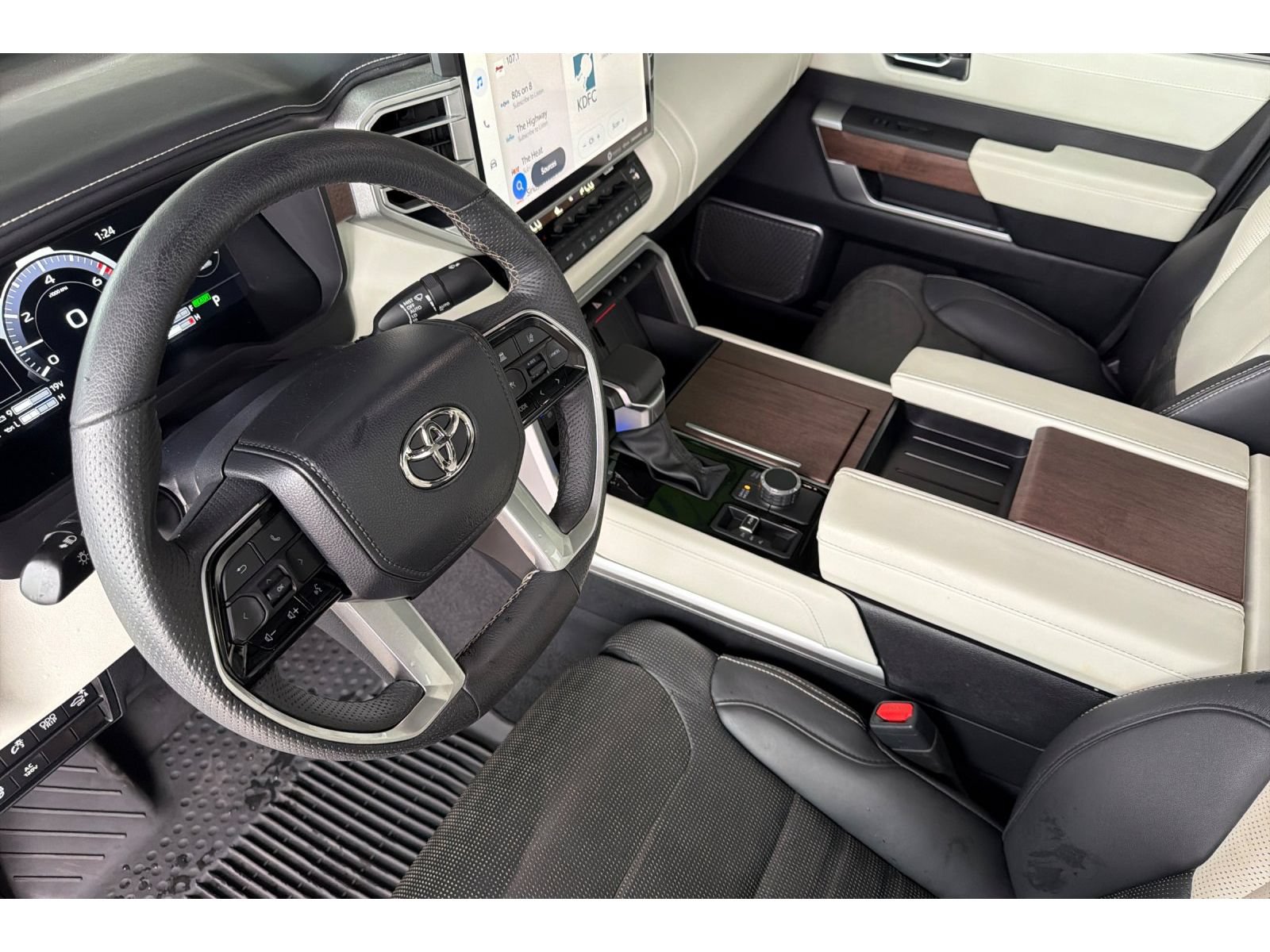 Used 2023 Toyota Tundra Capstone AWD/4WD image 10