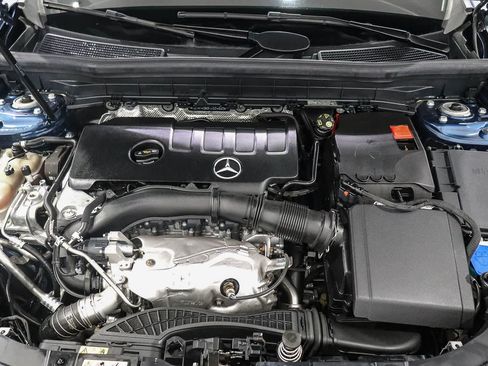 Used 2022 Mercedes-Benz GLB 250 image 28