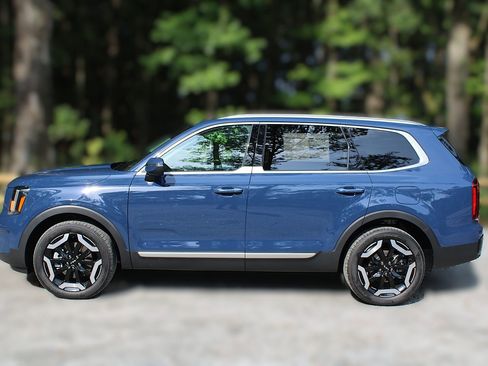 New 2025 Kia Telluride S image 5