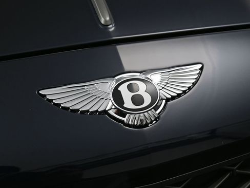 Used 2025 Bentley Flying Spur Plug-In Hybrid image 13