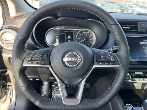 New 2025 Nissan Versa SR image 10