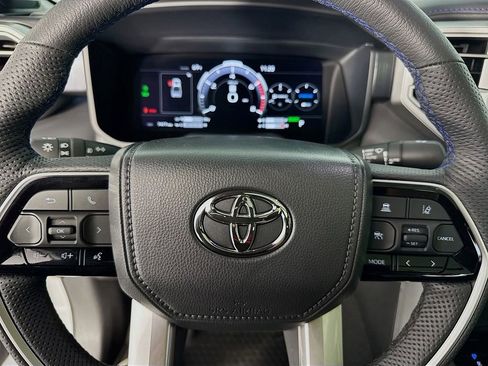 Used 2025 Toyota Tundra Platinum image 19