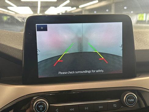 Used 2020 Ford Escape SE image 6