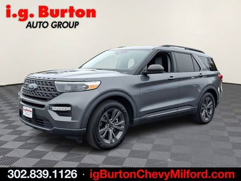 Used 2021 Ford Explorer XLT w/ Equipment Group 202A image 3