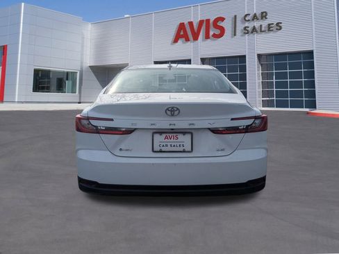 Used 2025 Toyota Camry LE image 7