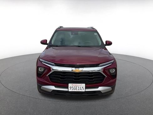 Used 2025 Chevrolet TrailBlazer LT image 3