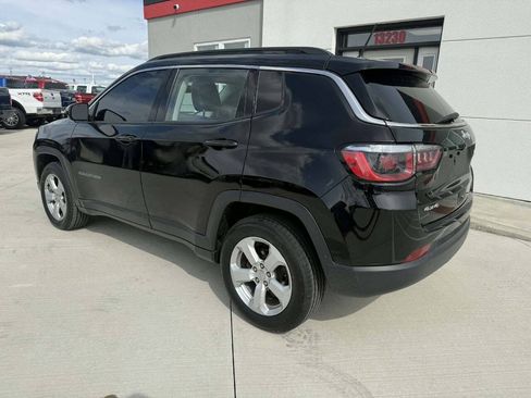 Used 2018 Jeep Compass Latitude w/ Cold Weather Group AWD/4WD image 4