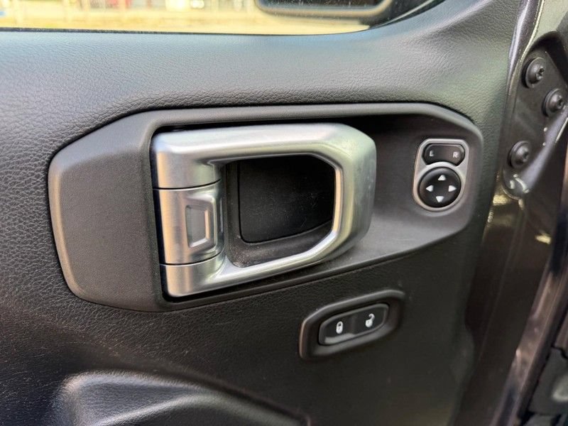 Used 2020 Jeep Wrangler Unlimited Sport S AWD/4WD image 16