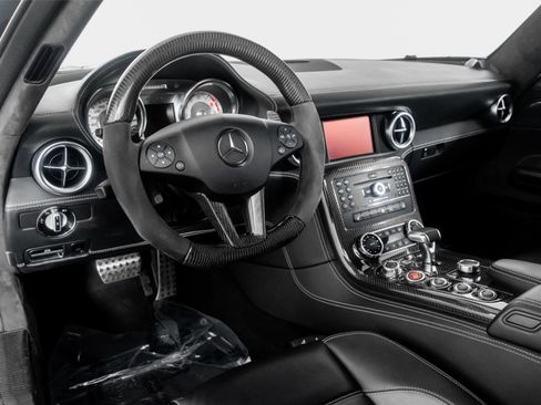 Used 2011 Mercedes-Benz SLS AMG Coupe image 2