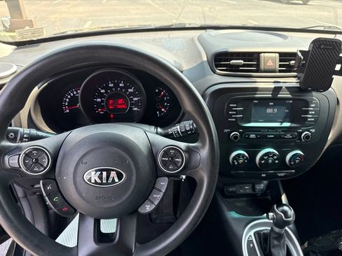 Used 2016 Kia Soul w/ Convenience Package FWD image 7