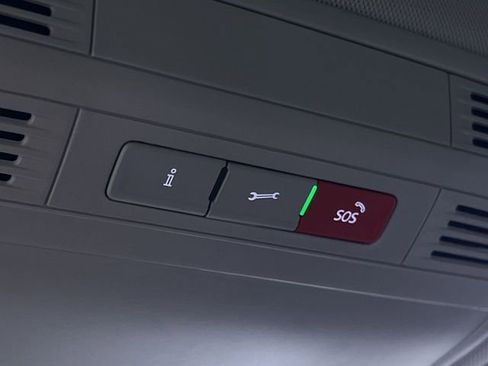 Used 2024 Volkswagen Taos SE image 28