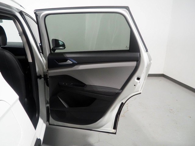 Used 2024 Volkswagen Taos SE FWD image 51