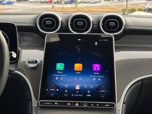 Used 2025 Mercedes-Benz GLC 300 GLC 300 image 32