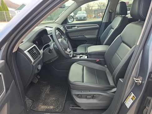 Used 2023 Volkswagen Atlas SEL image 4