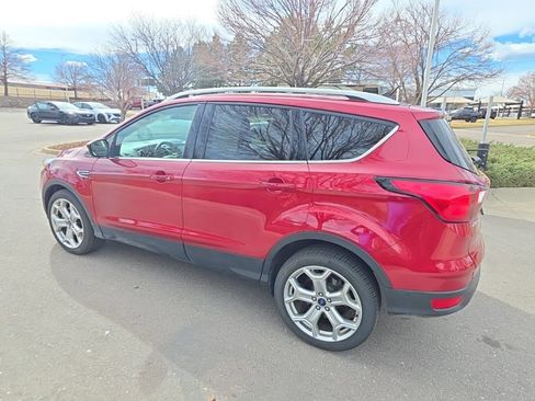 Used 2019 Ford Escape Titanium image 4