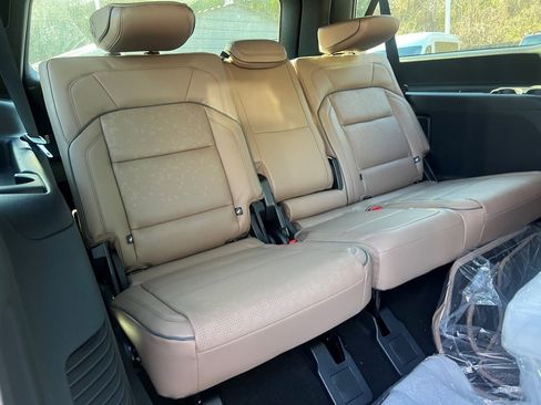 New 2026 Lincoln Navigator L Black Label AWD/4WD image 13