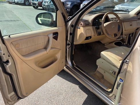 Used 2001 Mercedes-Benz ML 320 4MATIC image 23
