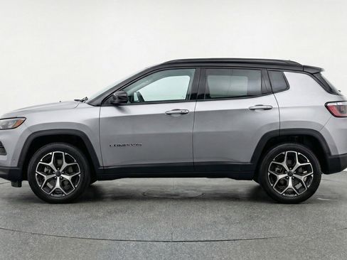 Used 2025 Jeep Compass Limited AWD/4WD image 5