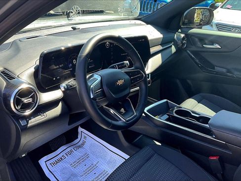 Used 2025 Chevrolet Equinox LT image 13