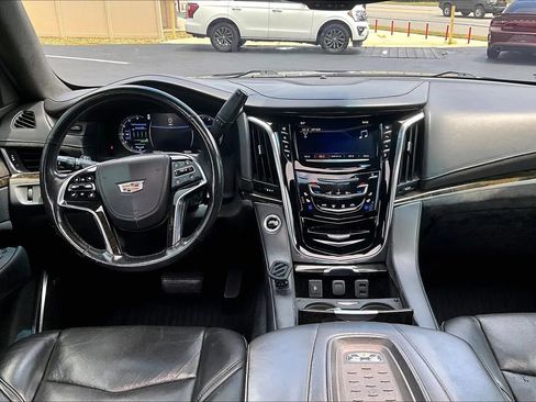 Used 2016 Cadillac Escalade Platinum AWD/4WD image 5
