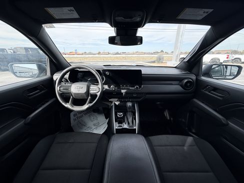 Used 2023 Chevrolet Colorado Trail Boss image 12