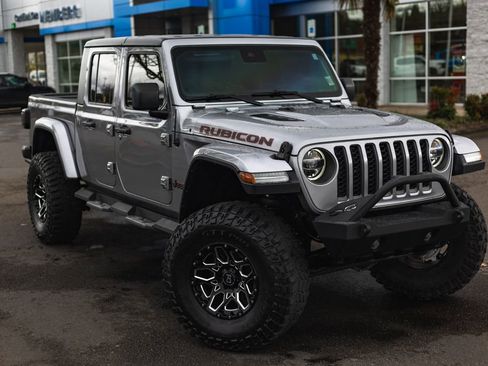 Used 2020 Jeep Gladiator Rubicon image 2