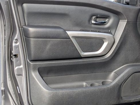 Certified 2024 Nissan Titan SV w/ SV Convenience Package image 12