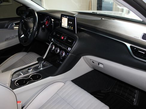 Used 2019 Genesis G70 3.3T Advanced RWD image 31