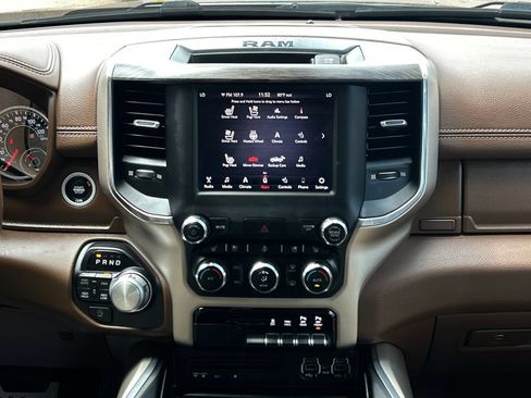 Used 2019 RAM 1500 Laramie AWD/4WD image 18