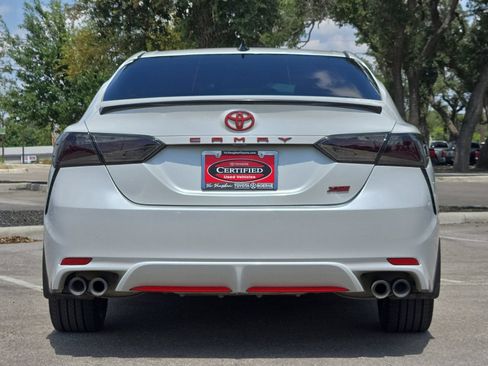Used 2022 Toyota Camry XSE FWD image 4