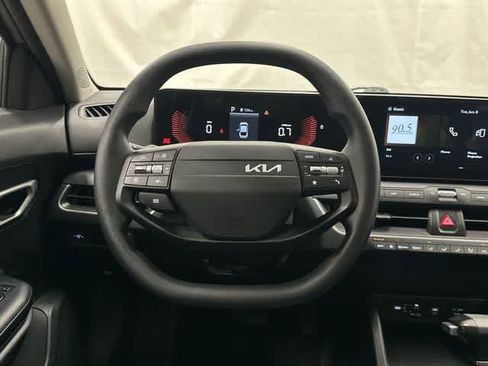 Used 2025 Kia K4 FWD image 15