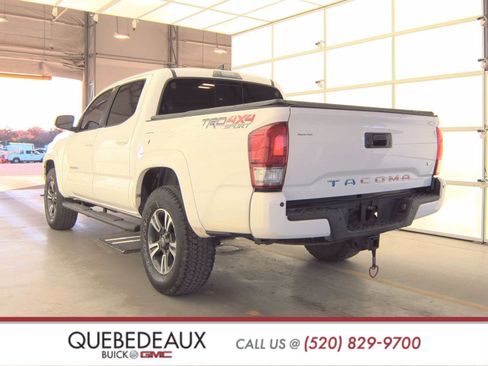 Used 2017 Toyota Tacoma TRD Sport image 8