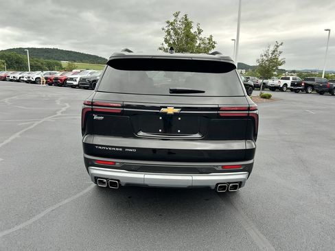 Used 2026 Chevrolet Traverse LT AWD/4WD image 6