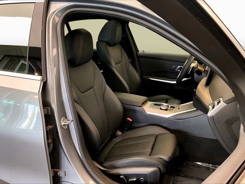 Used 2025 BMW 330i Sedan RWD image 9