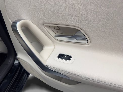 Used 2022 Mercedes-Benz CLA 250 CLA 250 image 42