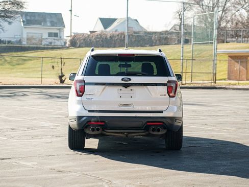 Used 2018 Ford Explorer Sport image 6