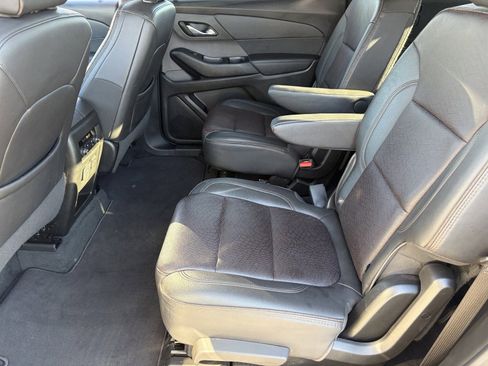 Certified 2023 Chevrolet Traverse High Country FWD image 18