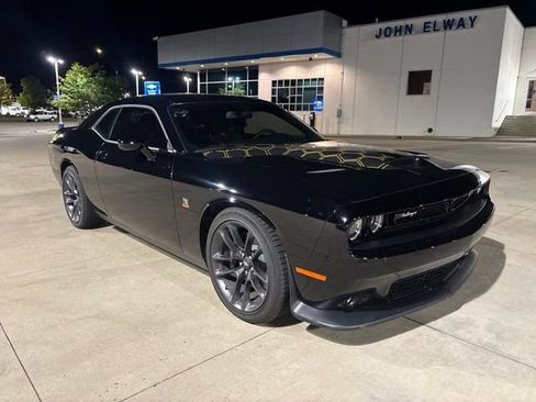 Used 2022 Dodge Challenger R/T Scat Pack RWD image 3