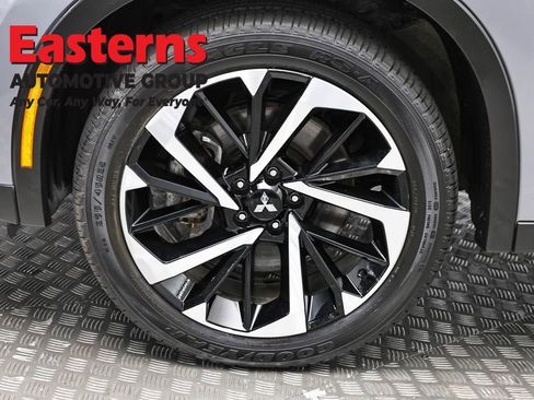 Used 2024 Mitsubishi Outlander SE FWD image 31