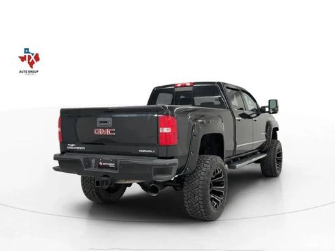 Used 2018 GMC Sierra 2500 Denali w/ Duramax Plus Package AWD/4WD image 6