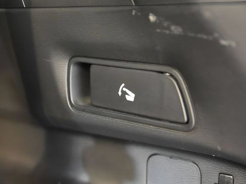Used 2024 Mitsubishi Outlander SE FWD image 38