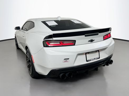 Used 2016 Chevrolet Camaro SS RWD image 8